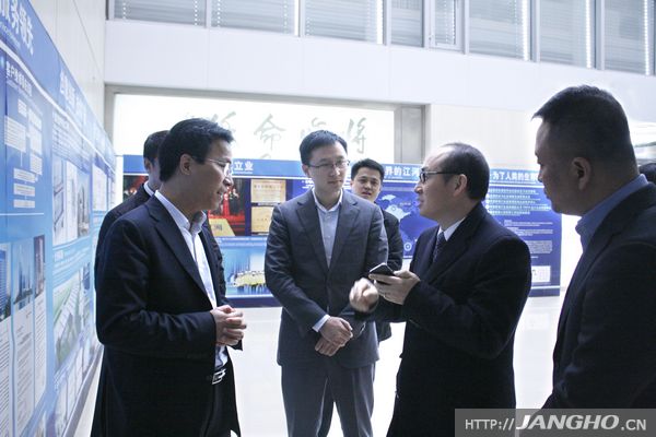 SOHO中国有限公司董事长潘石屹光临CA88幕墙调查参观